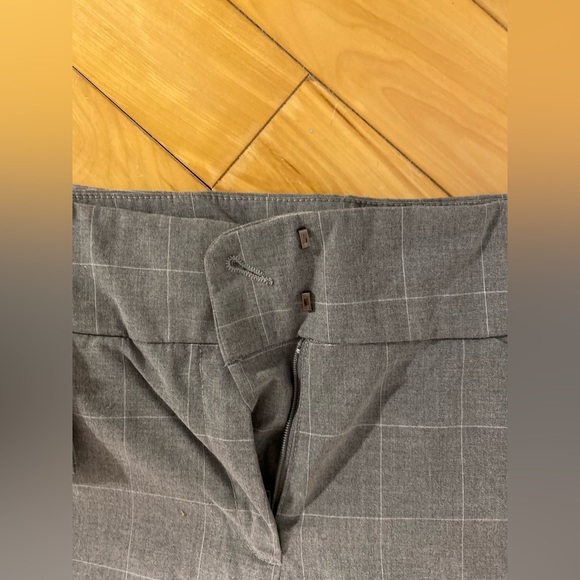 Dynamite Grey Dress pants | Size 2 - Picture 3 of 4